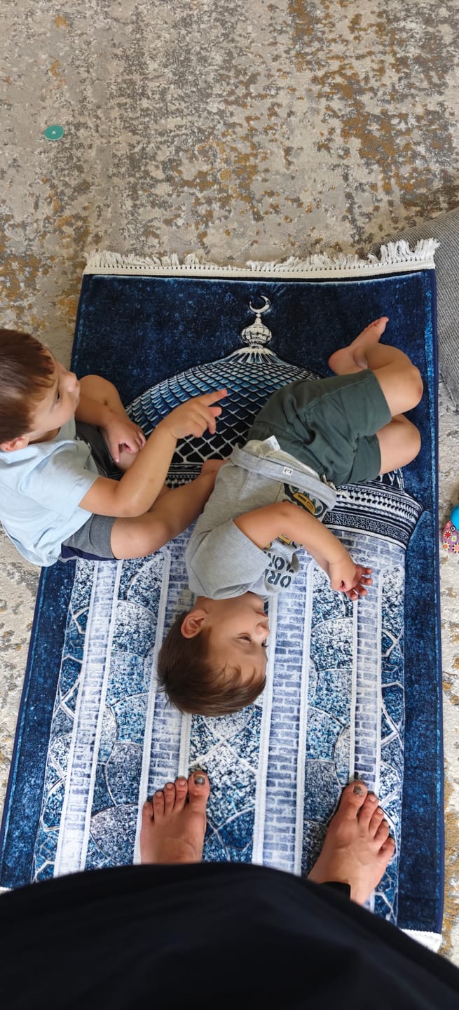 Customer photo review of Crystal Dome  Padded Prayer Mat