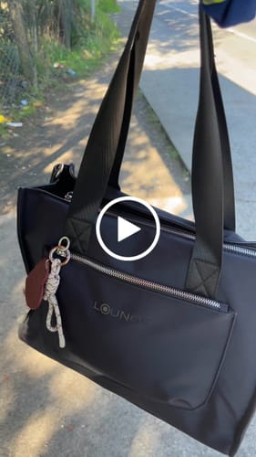 Customer video review of Bolso Nylon Notebook Charm Corazón Street