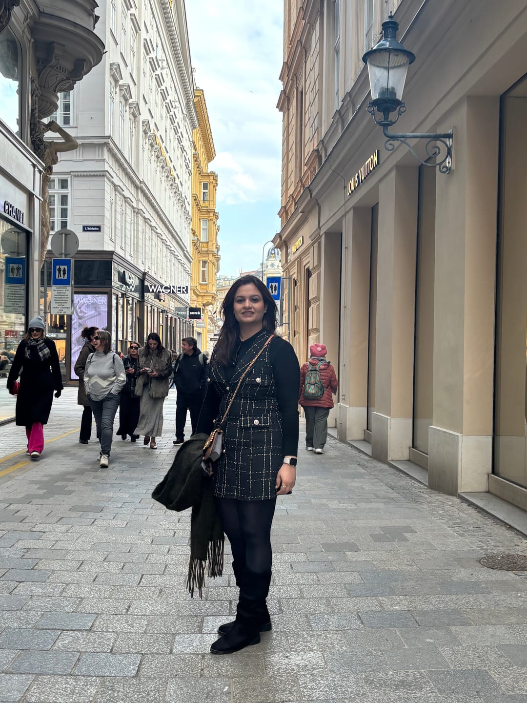Customer photo review of Rader Set of Top and Woolen Tweed Dress in Black