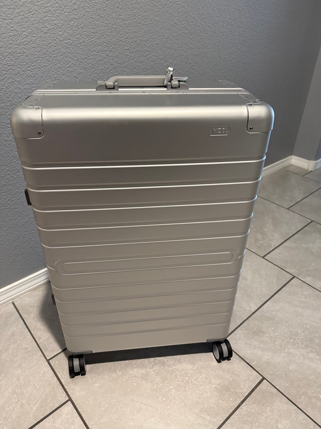 Customer photo review of Check-in: Aluminum 28"