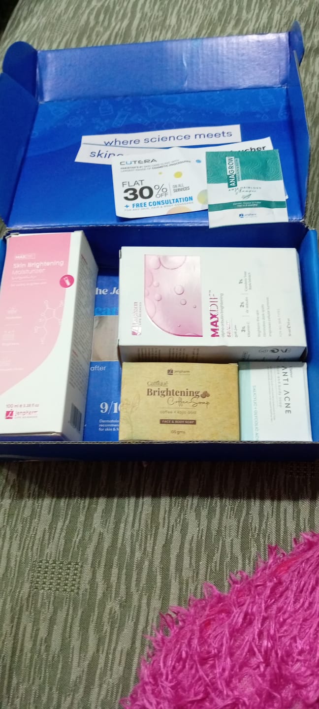 Customer photo review of Maxdif Brightening Moisturizer