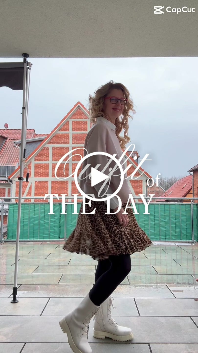 Customer video review of Rock Leni Blau