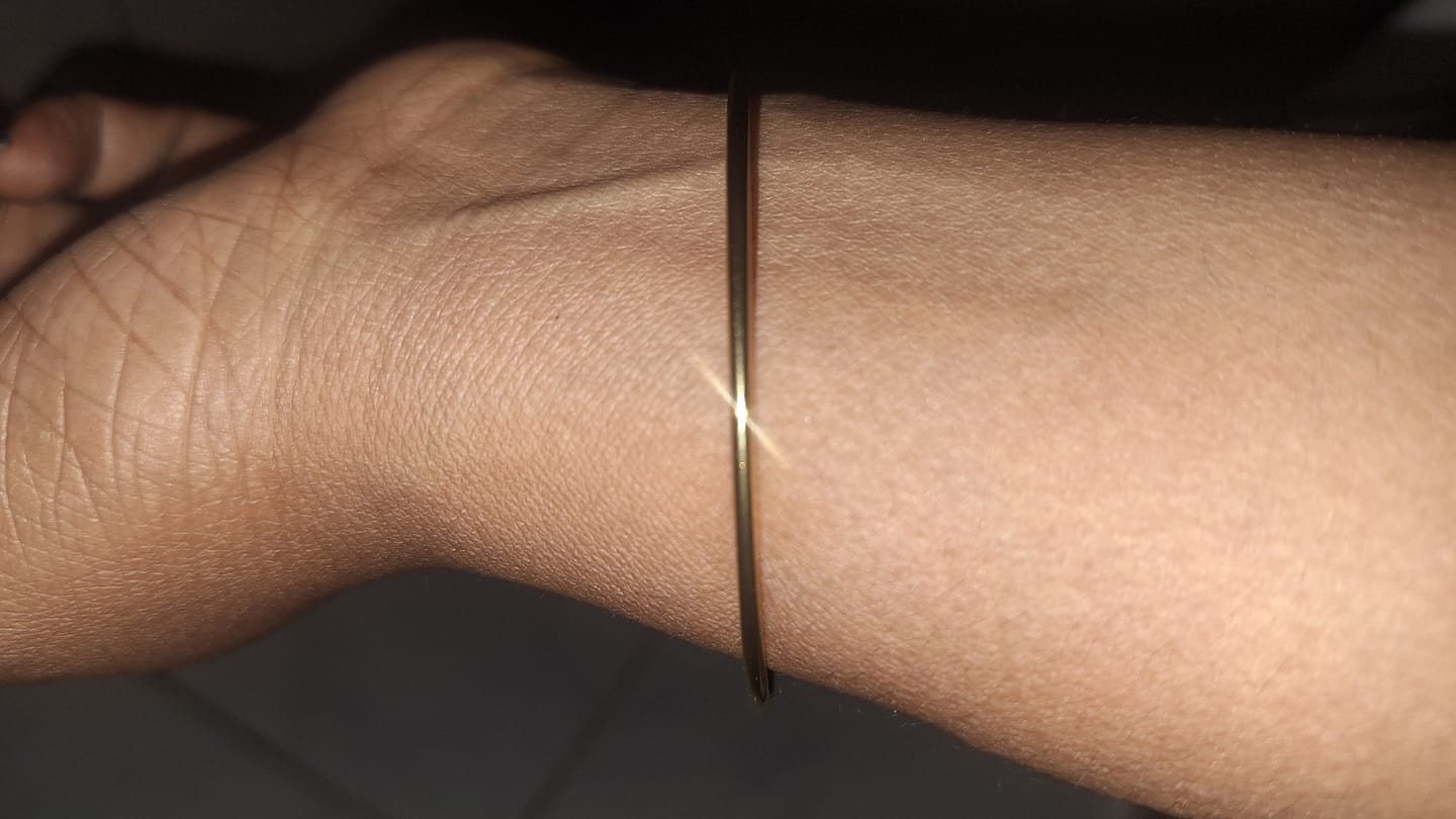 Customer photo review of Round Wire Bangle Bracelet