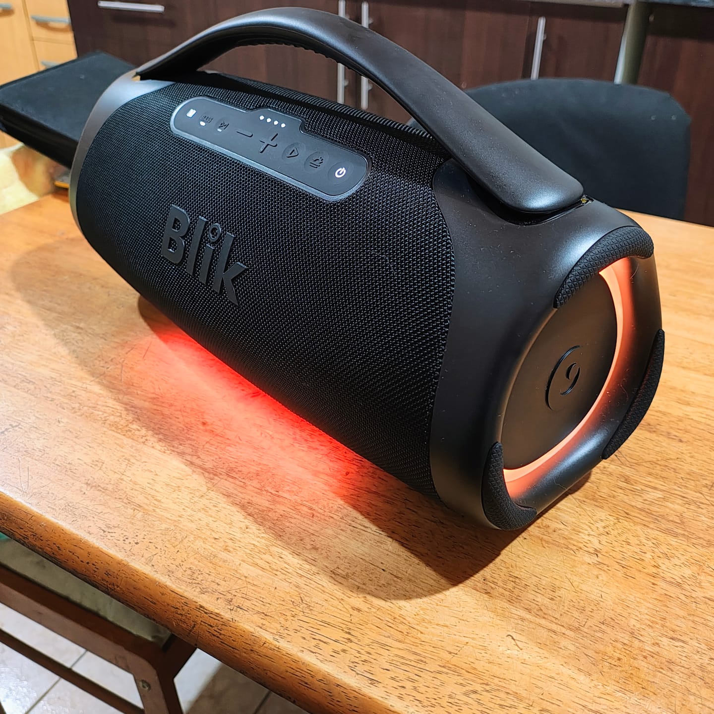 Customer photo review of Parlante Bluetooth Portátil Blik Bass400 160W IPX7 12 Hrs