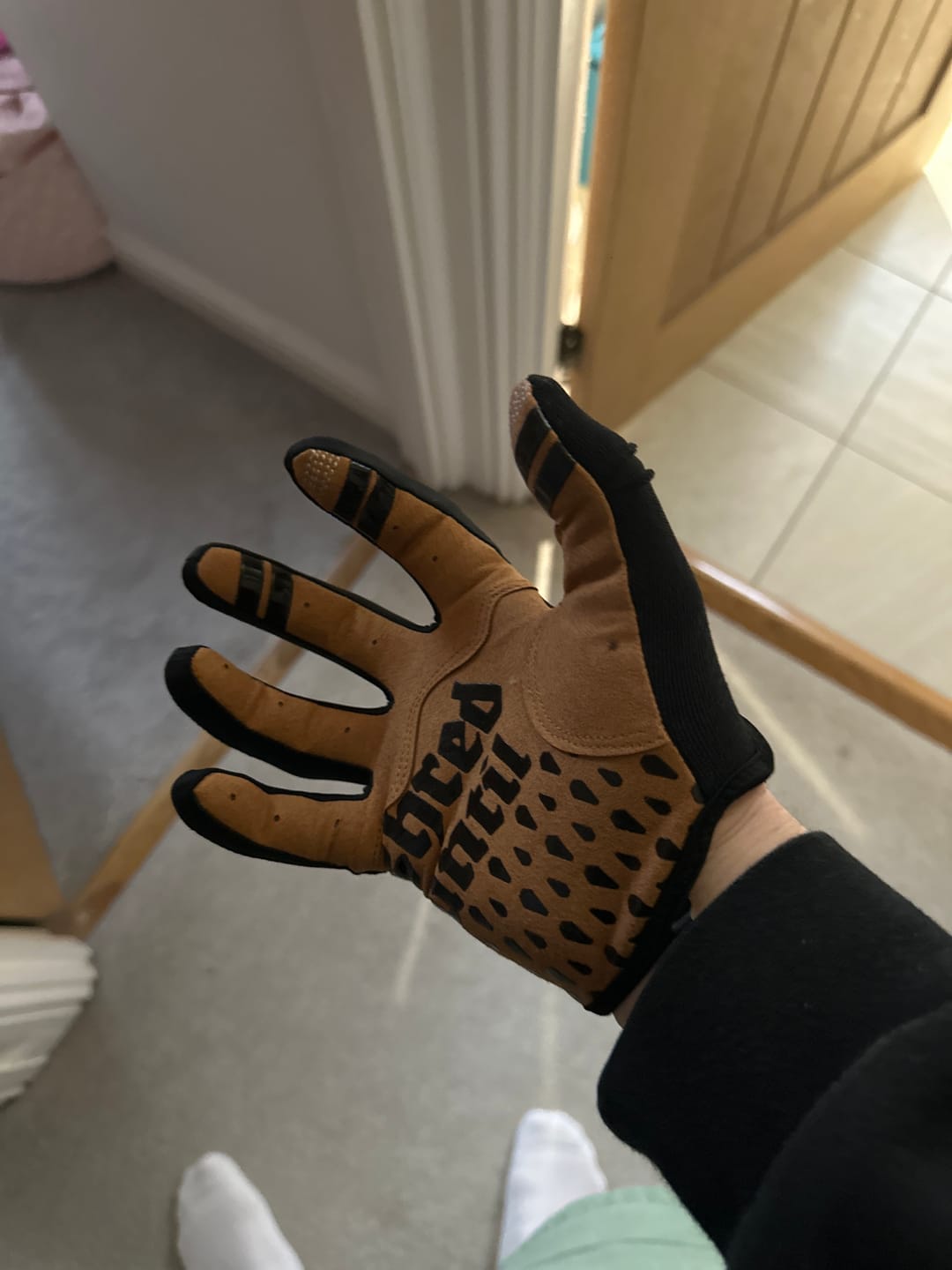 Customer photo review of Wraith | Gravity Gloves