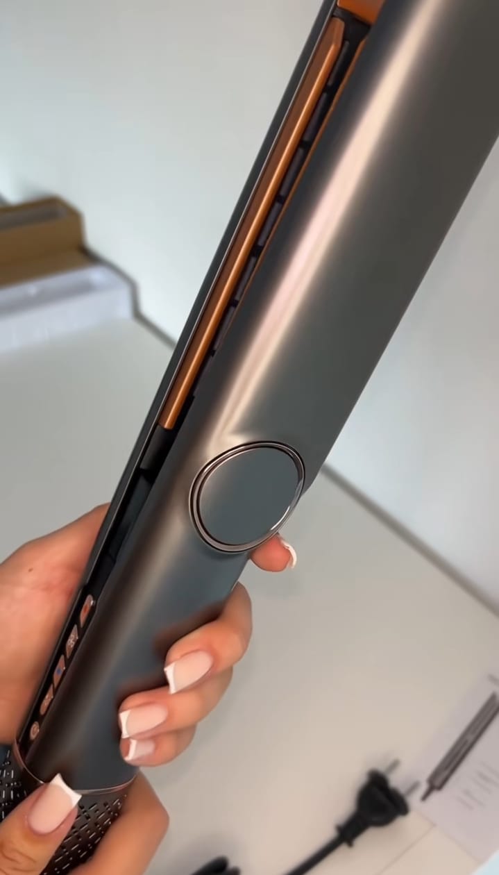 Customer photo review of Novaa® Airstraight - Lisseur Séchant à air sans plaques chauffantes - Nickel/Cuivré