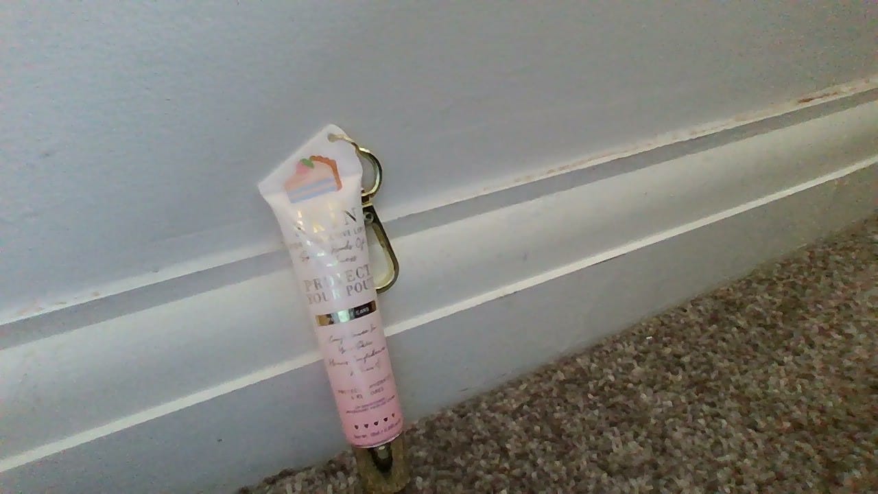 Vásárlói fotóértékelés a P.Louise Protect Your Pout kulcstartós ajakápolóról