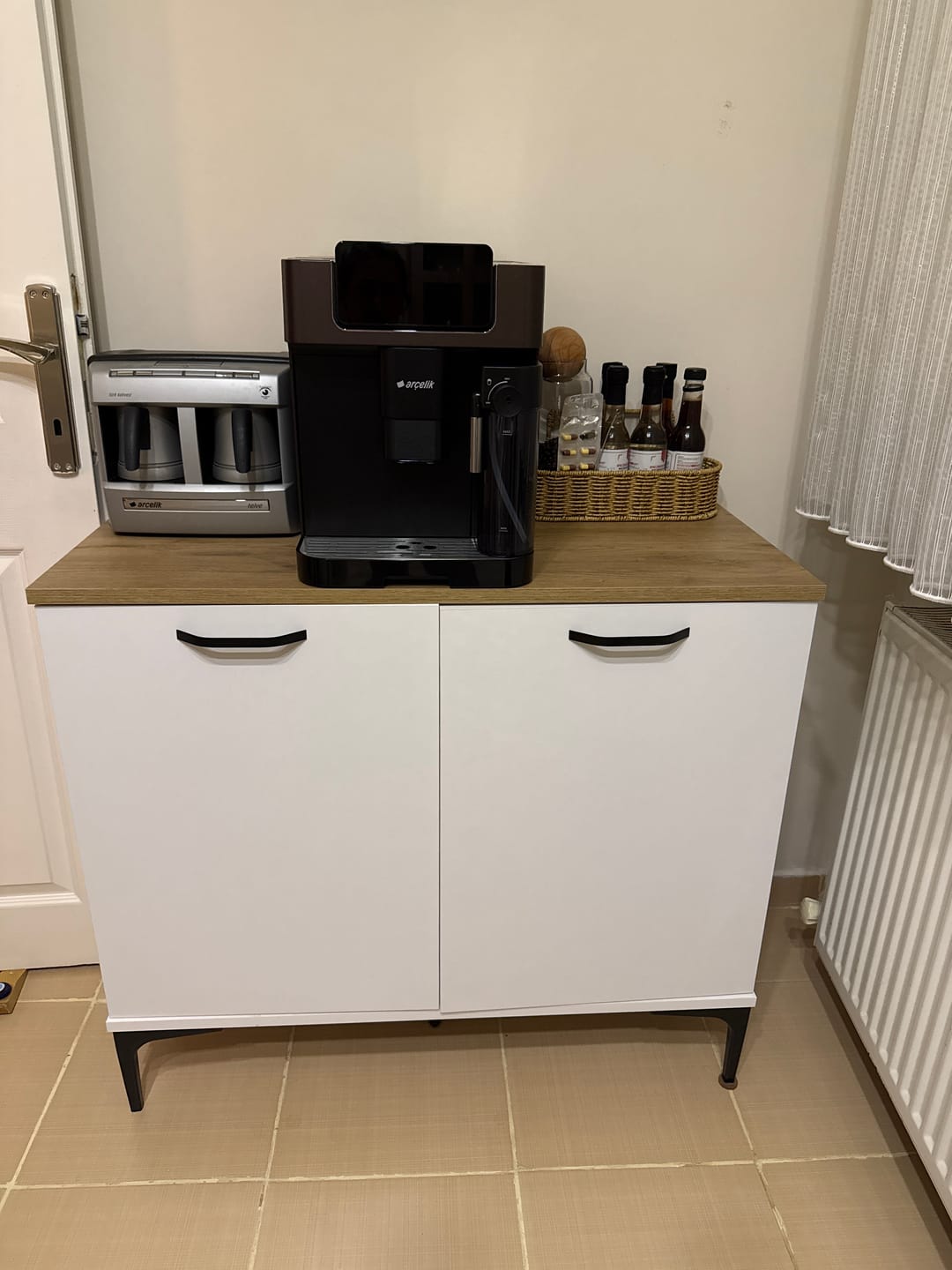 Customer photo review of Rani JE190 Kahve Köşesi Çok Amaçlı Dolap 2 Kapaklı Kiler Mutfak Dolabı Beyaz - Sepet Ceviz