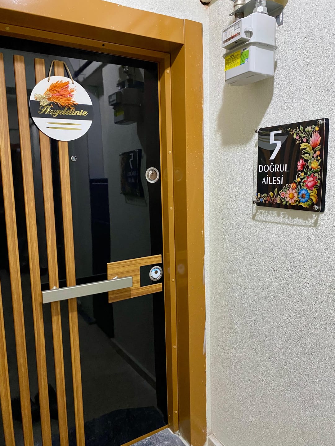 Customer photo review of Çiçek Desenli Zarif Daire Kapı Tabelası