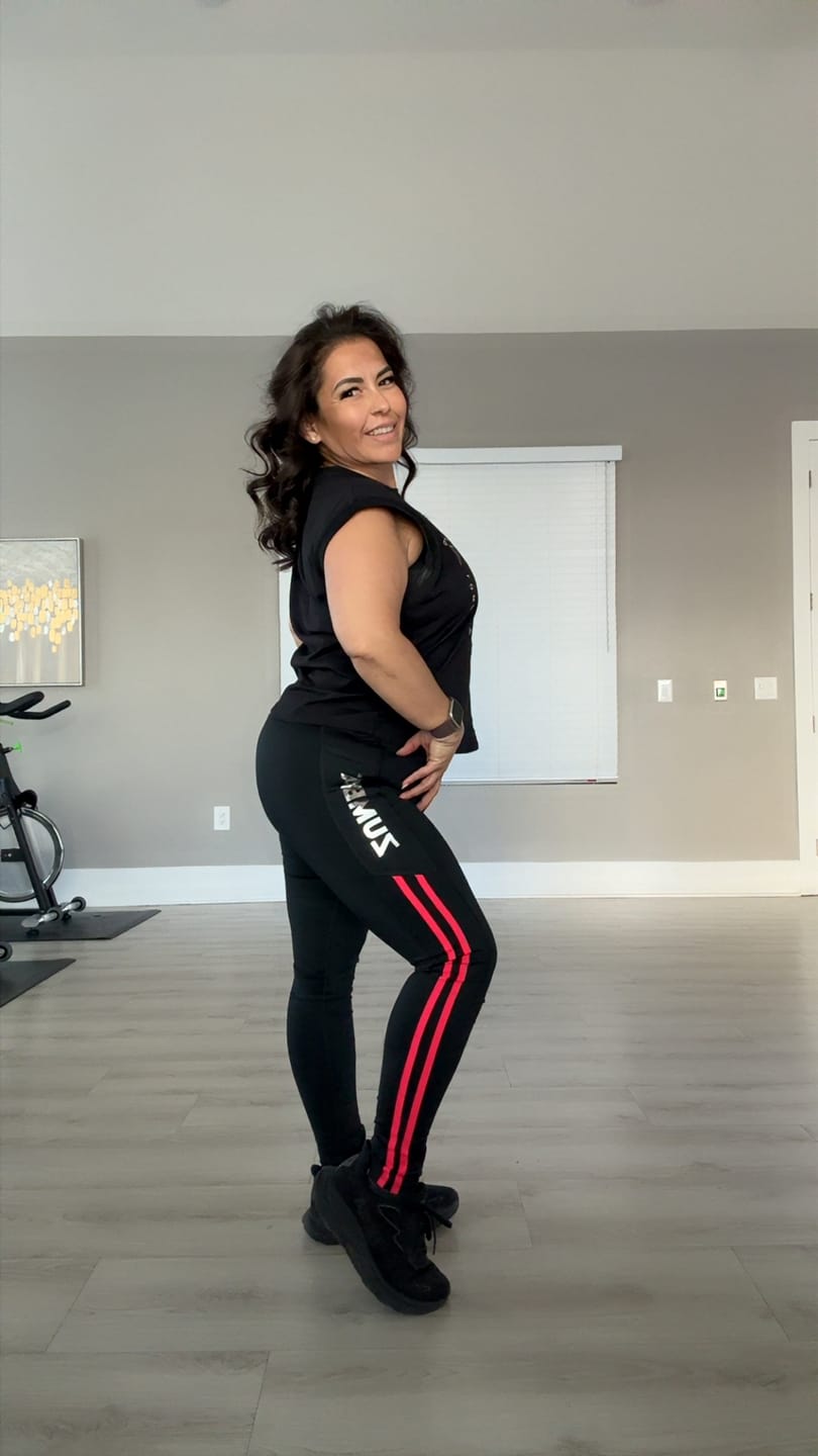 Customer photo review of Zumba 25 High Rise Ankle Leggings