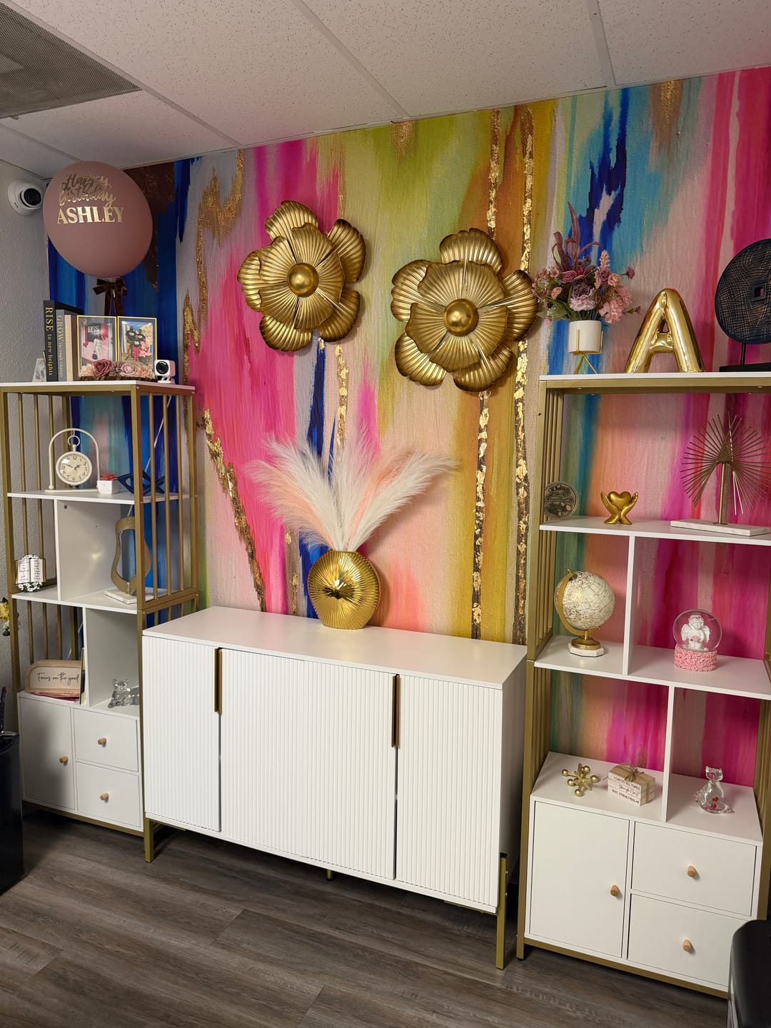 Customer photo review of "El Dorado" Oversized Wallpaper Wall Mural