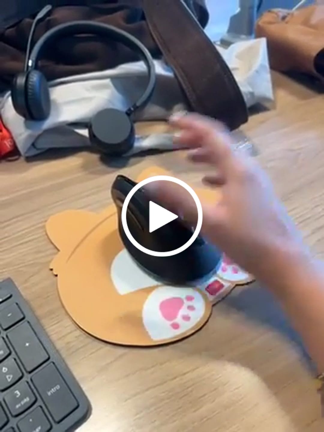 Customer video review of Mouse Pad Corgi