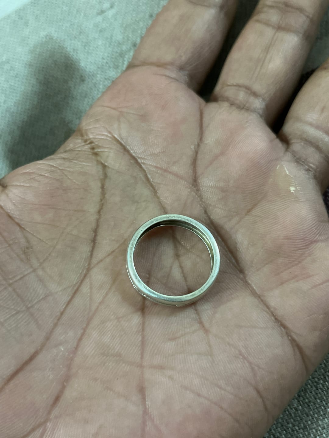 Customer photo review of Wavy Wire Silver Ring