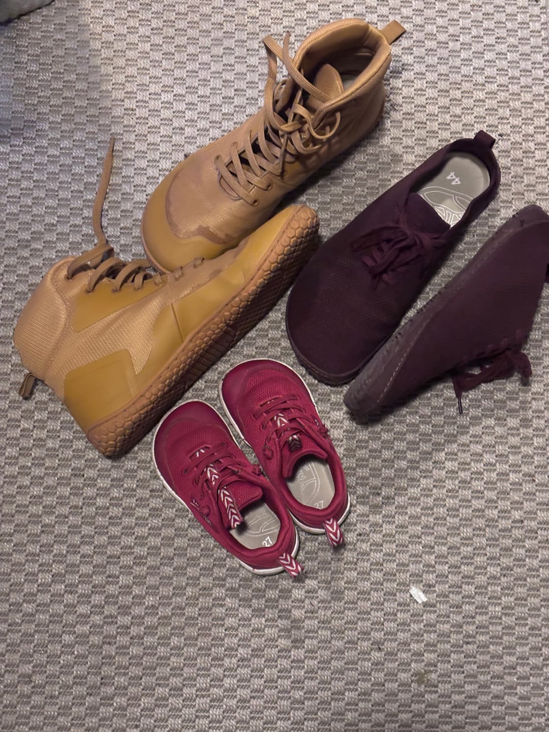 Customer photo review of Vaistoa Kiva Kids | Mesh Barefoot Sneakers