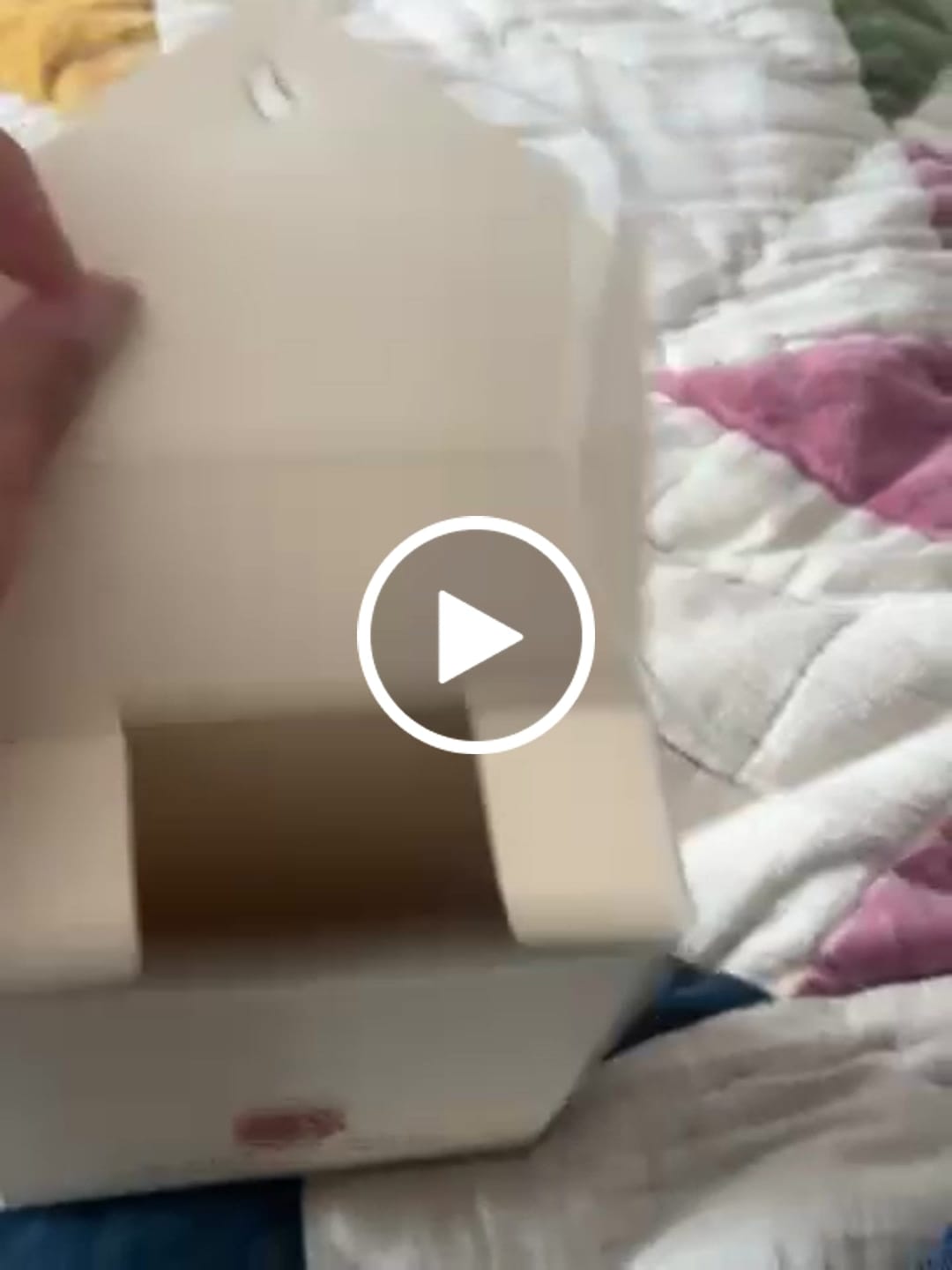 Customer video review of Moxibustion Patch for Menstrual Relief