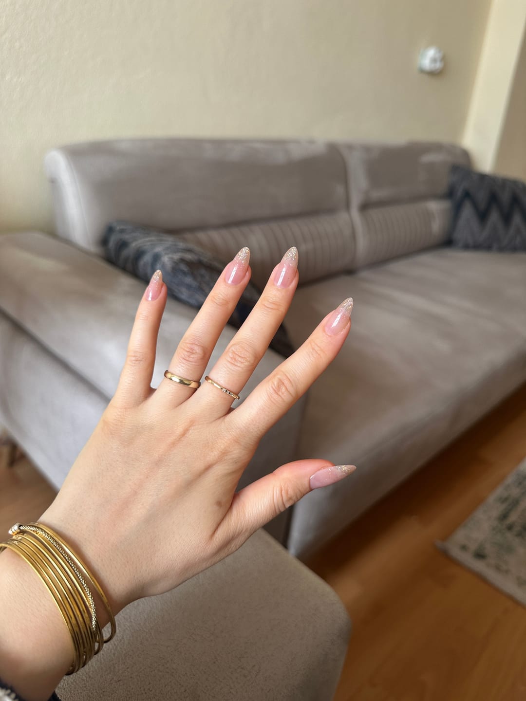 Customer photo review of Glitter Dust - Medium Almond - 30 Adet Takma Tırnak