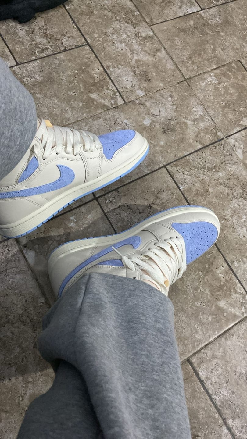 Customer photo review of Wmns Air Jordan 1 High OG Psychic Blue and Pale Ivory