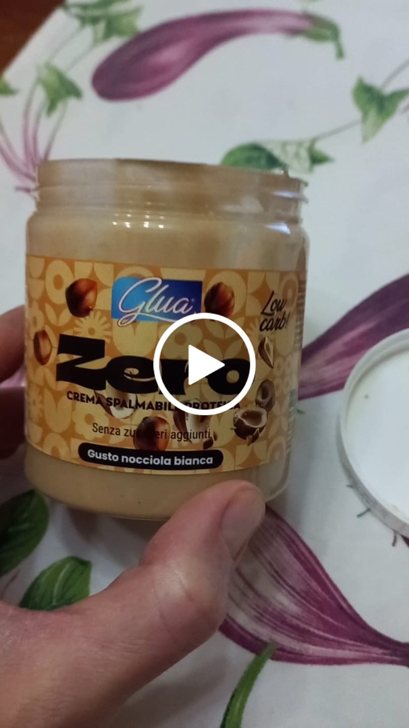 Customer video review of Crema proteica gusto nocciola bianca