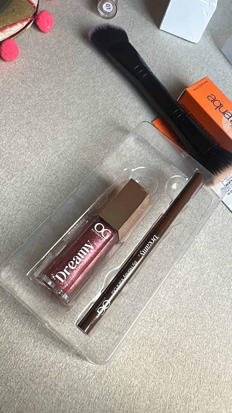 Customer photo review of LIP CONTOUR DREAMY X HONEY VAL