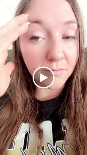 Customer video review of SHAMPOING NATUREL AU ROMARIN ET À LA KÉRATINE — POUR DES CHEVEUX PLUS ÉPAIS ET PLUS VOLUMINEUX