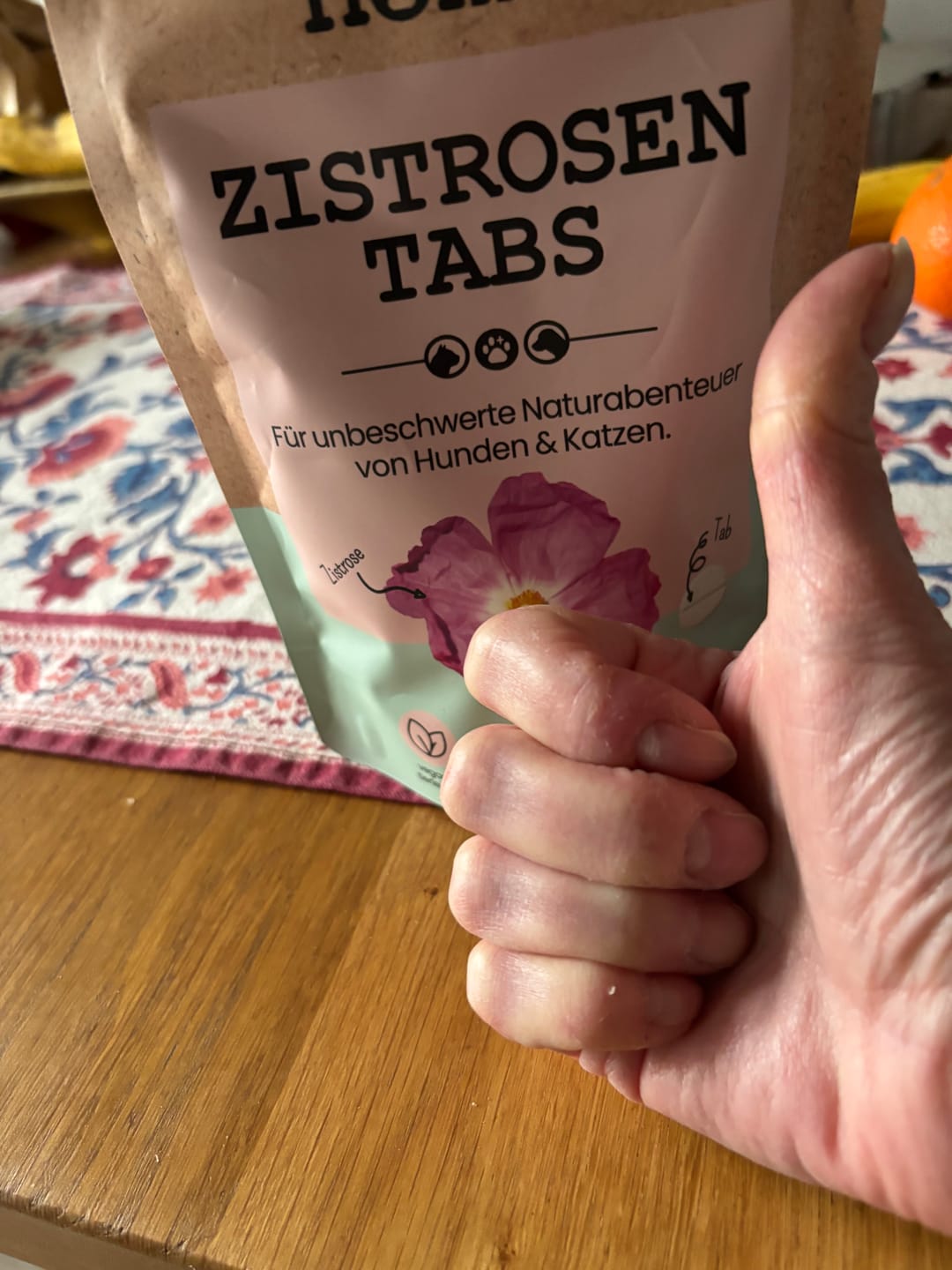 Customer photo review of Zistrosen Tabs - 100% natürliches Zistrosen-Leckerli für Wald- & Wiesenspaziergänge