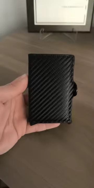 Customer photo review of Carbon Wallet - Tarjetero RFID