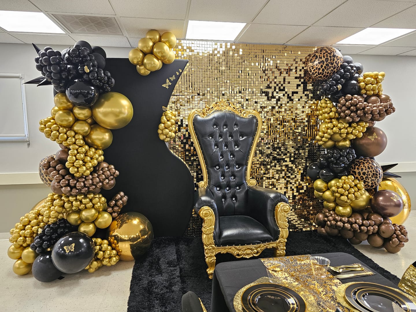 Customer photo review of 4x7ft Half Vase Backdrop Metal Frame Stand for Birthday Event Decoration