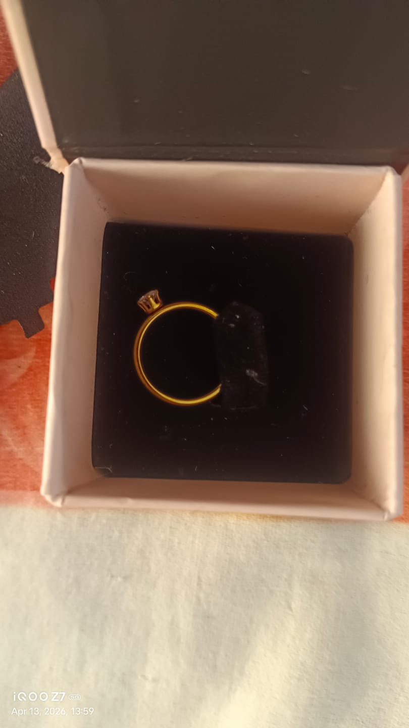 Customer photo review of Mini Solitaire Ring