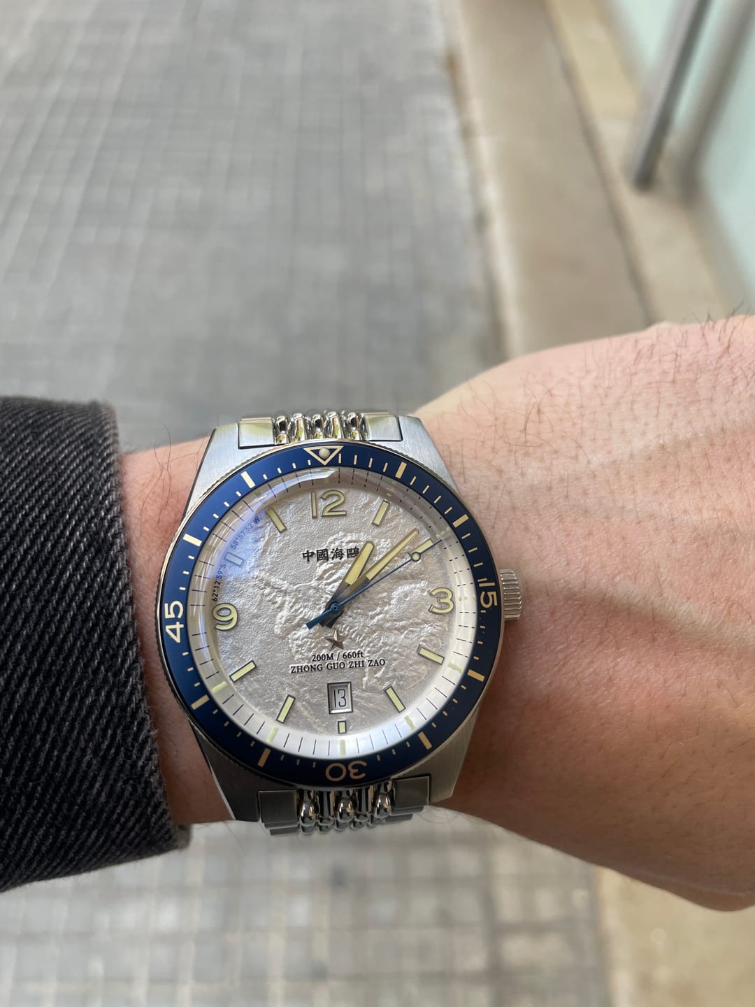 Customer photo review of Ocean Series | 1984 Antarctic Expedition | 200m Waterproof | Calendar | Luminous | Dive | 40mm