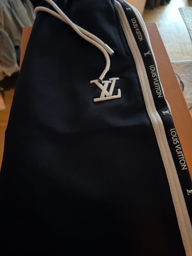 Customer photo review of LV SWEATPANTS BLACK COTTON 239584