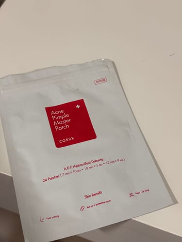 Customer photo review of لصقات السيطرة على حب الشباب - 24 رقعة