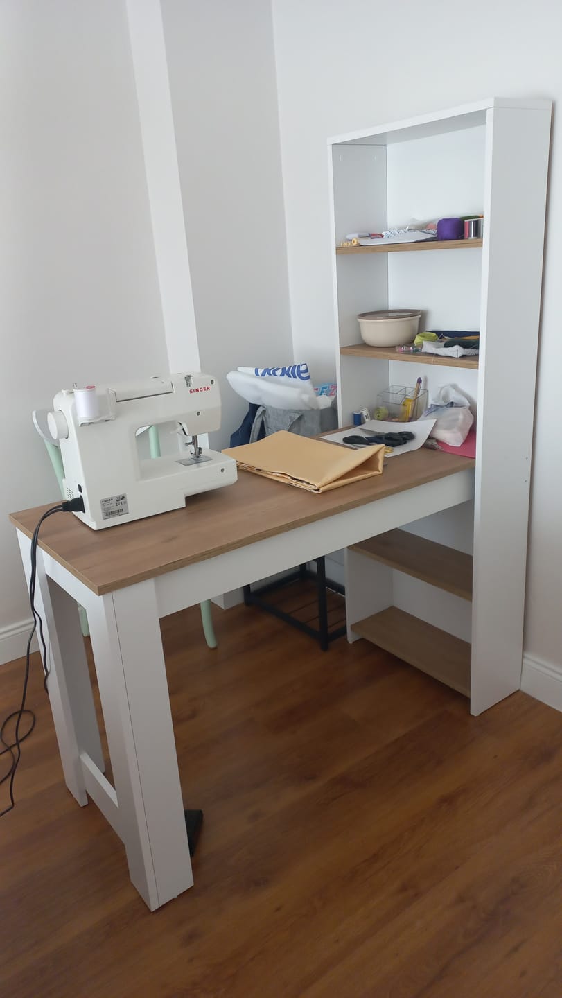 Customer photo review of Rani HA106 Raflı Çalışma Ofis Bilgisayar Masası Sepet Ceviz - Beyaz