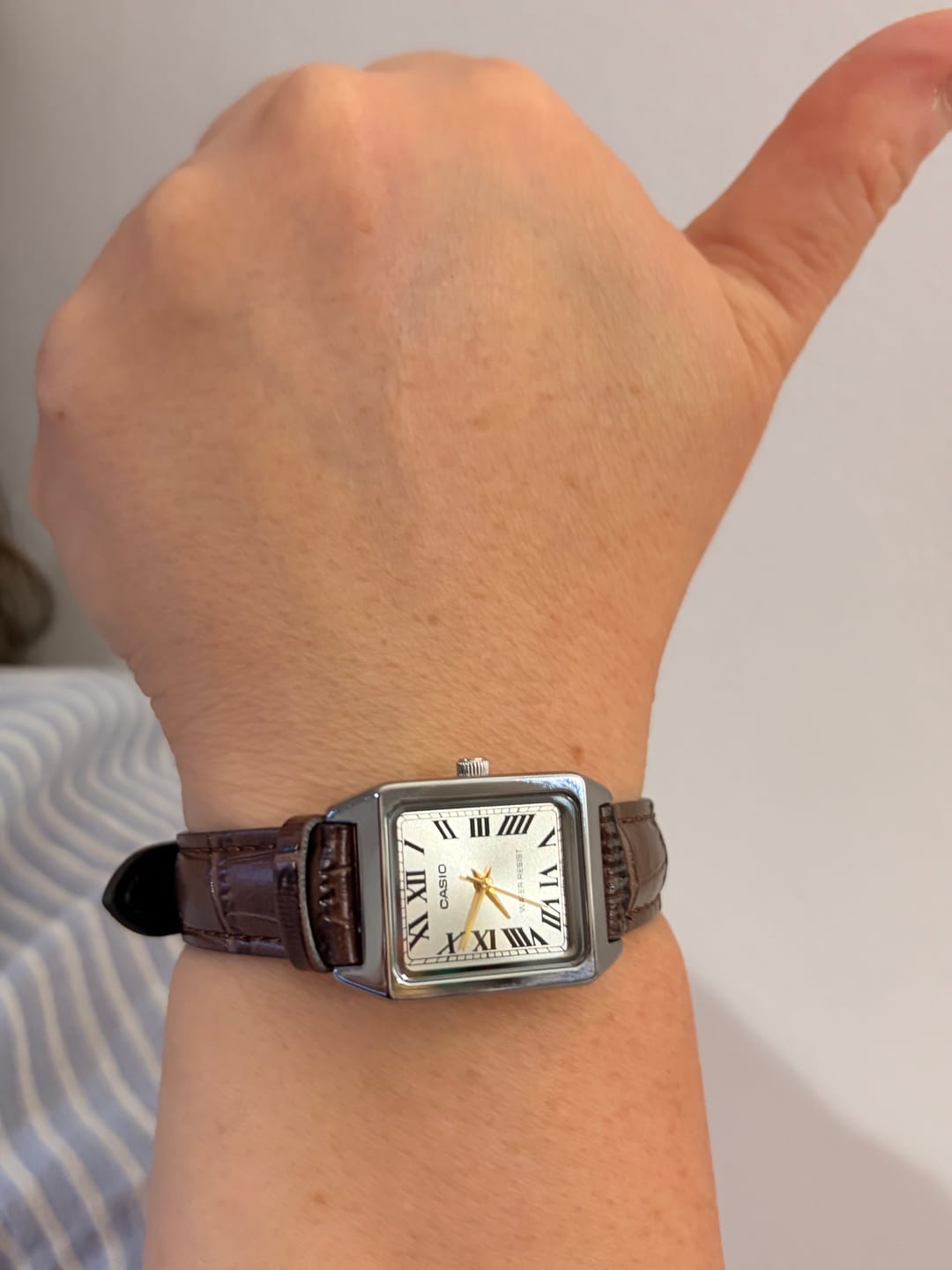 Customer photo review of Reloj Casio Tank Análogo LTP-V007L-9BUDF Cuero Dial Champaña
