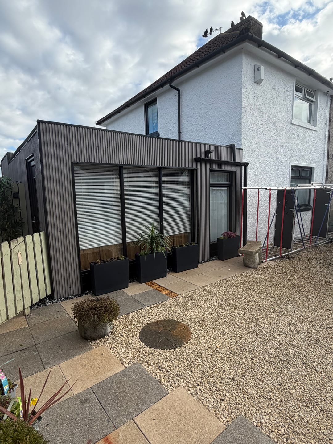 Customer photo review of Exterior Seamless Outdoor Panels 2.4m × 2.4m (16 Panels Per Pack) Multiple Colours