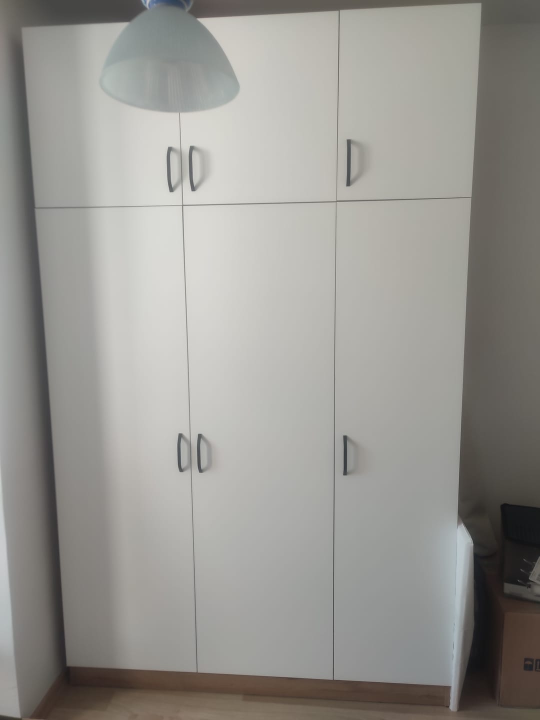 Customer photo review of Rani BA104 Yüklük 6 Kapaklı 10 Raflı Yatak Yorgan Yastık Saklama Dolabı S. Ceviz - Beyaz