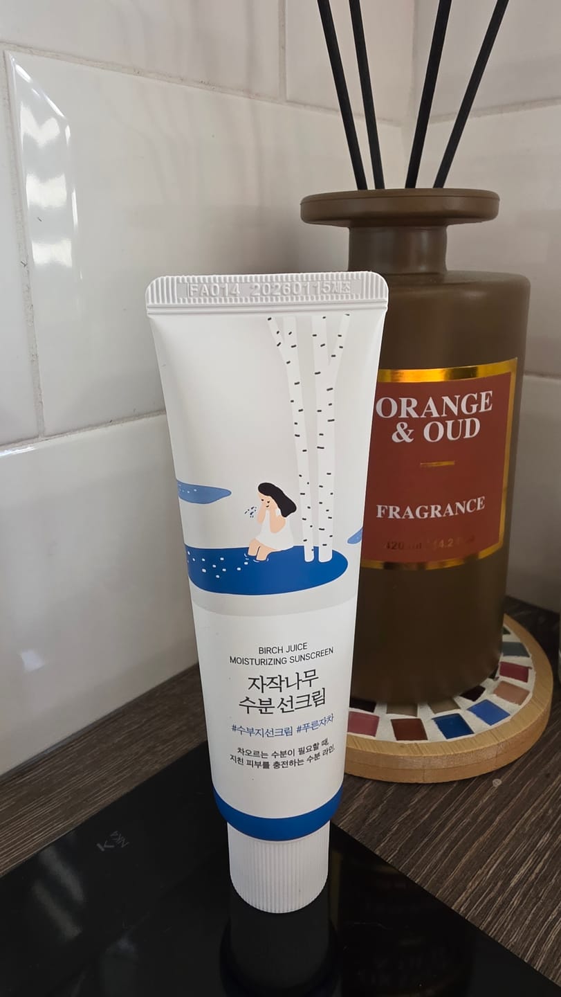 Customer photo review of Mitrinošs saules aizsargkrēms ar bērzu sulu Round Lab Birch Juice Moisturizing Sunscreen SPF50+ PA++++