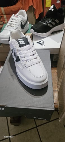Customer photo review of Tenis 270 Blanco Negro