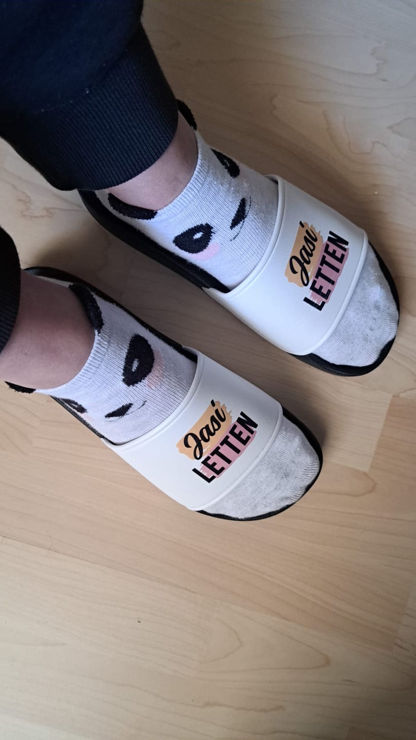 Customer photo review of Deine Letten - Personalisierte Badeschlappen mit Name