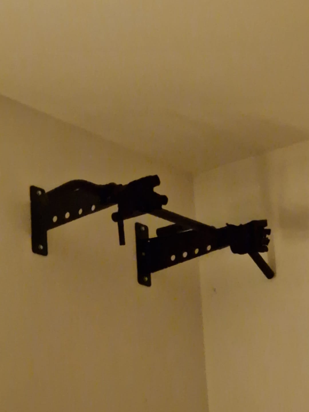 Customer photo review of Premium Pull-up bar for Wall and Ceiling