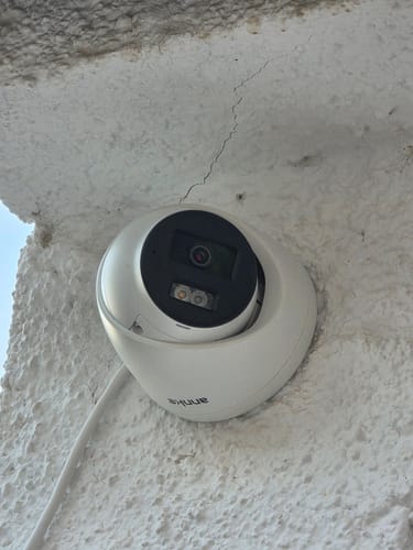 Customer photo review of H800 - Kit de 4 cámaras de vigilancia PoE de 4K con videograbador NVR de 8 canales, Visión nocturna a color e infrarrojos, detección de humanos y vehículos, micrófono integrado, ángulo de visión 96º