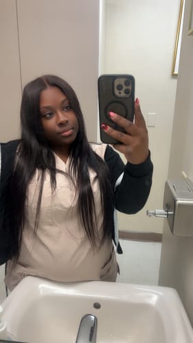 Customer photo review of CurlyMe Pre-bleached Body Wave Hair Wear Go Glueless Wig 7x5 Pre-cut HD Lace Pre-plucked