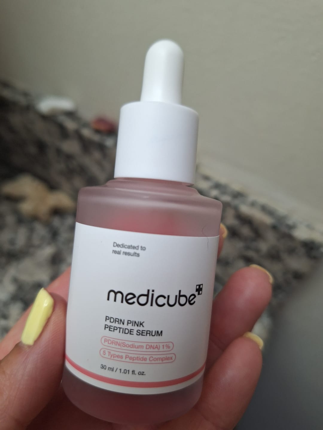 Customer photo review of MEDICUBE - PDRN Pink Peptide Serum 30 ML | Suero Antiedad, Iluminador e Hidratante