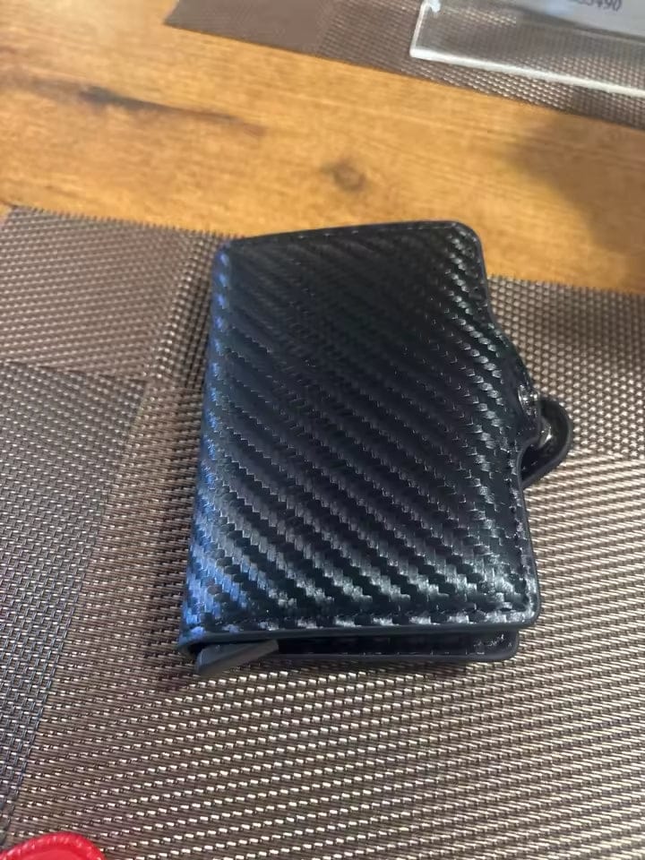 Customer photo review of Carbon Wallet - Tarjetero RFID