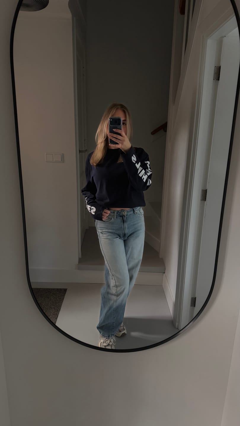 Customer photo review of LONGSLEEVE T-SHIRT NAVY