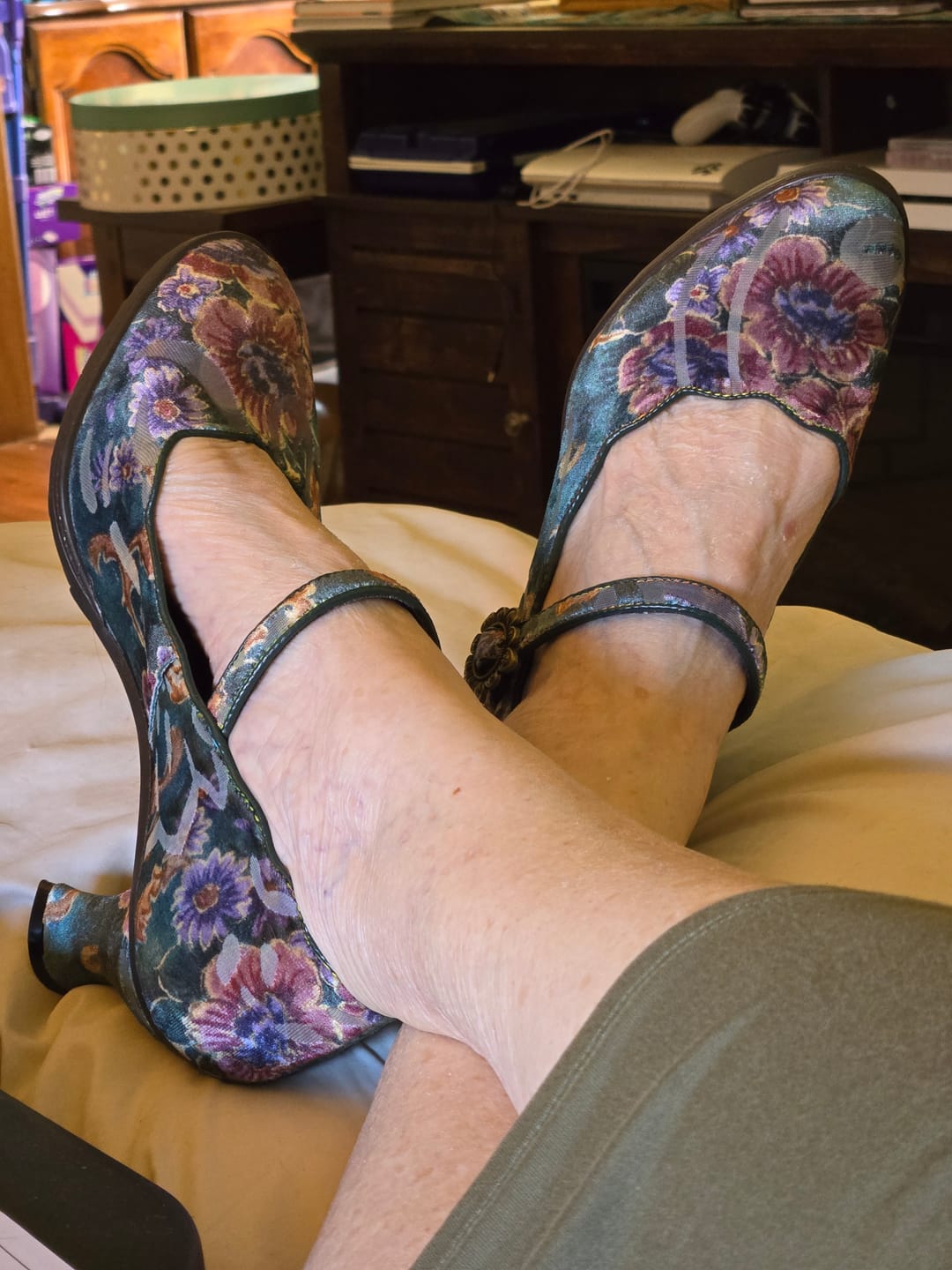 Customer photo review of Retro Handmade Embroidered Pumps