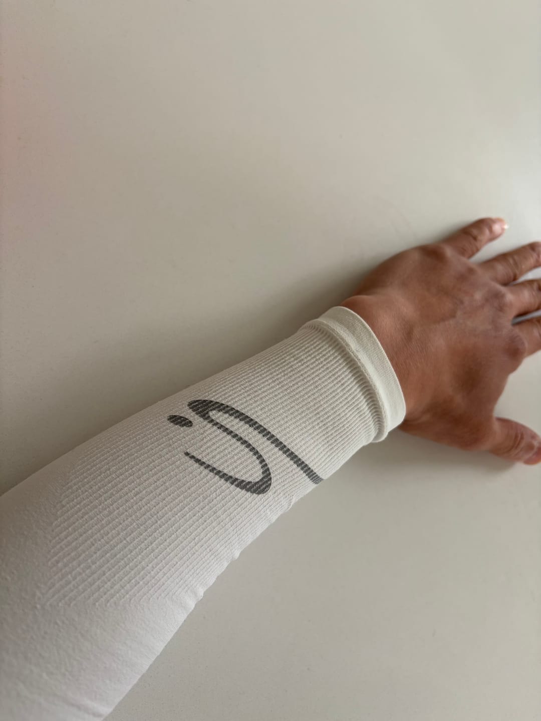 Customer photo review of STORYi Sun Sleeves – White/Grey