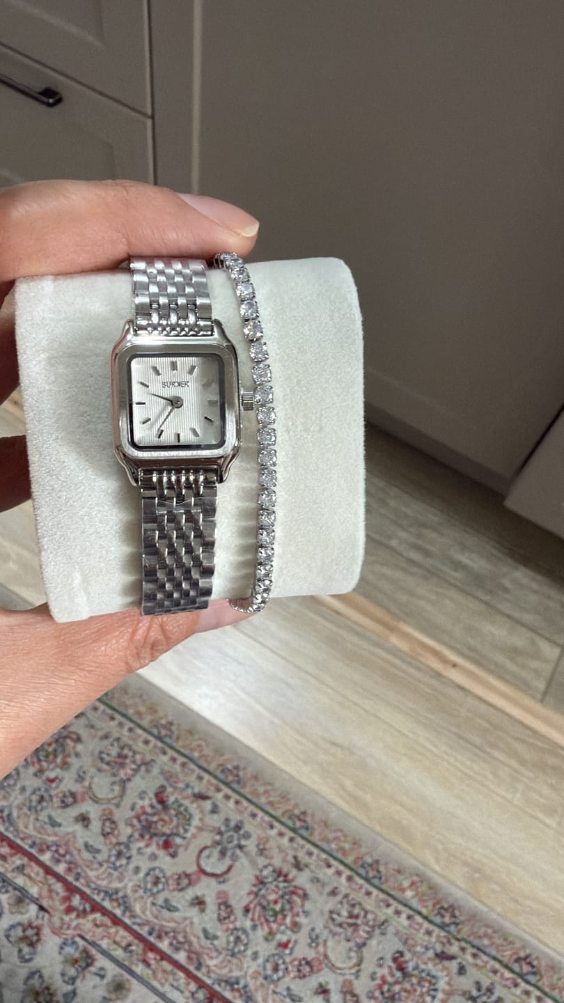 Customer photo review of Macy Petite Silver White