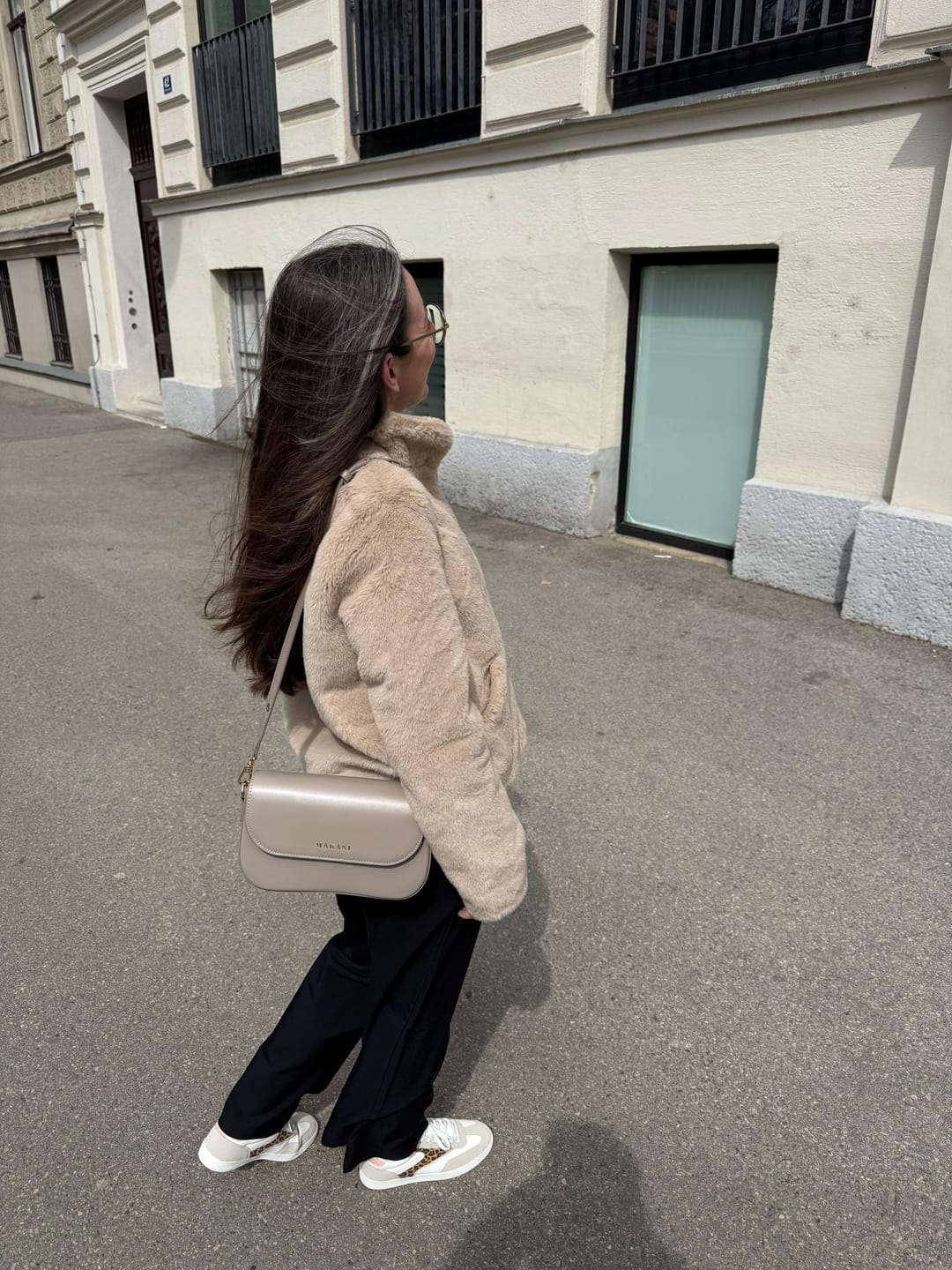 Customer photo review of CHLOIE - TAUPE