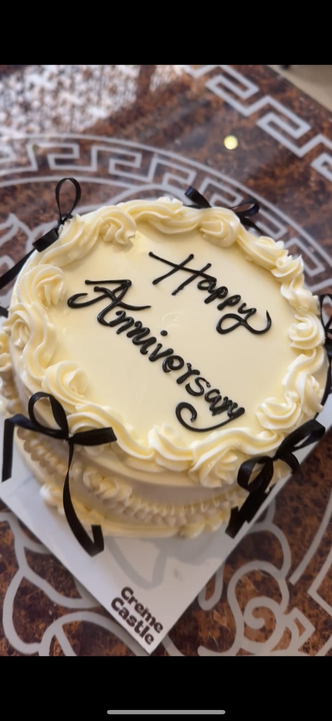 Customer photo review of Vintage Theme Anniversary Cake