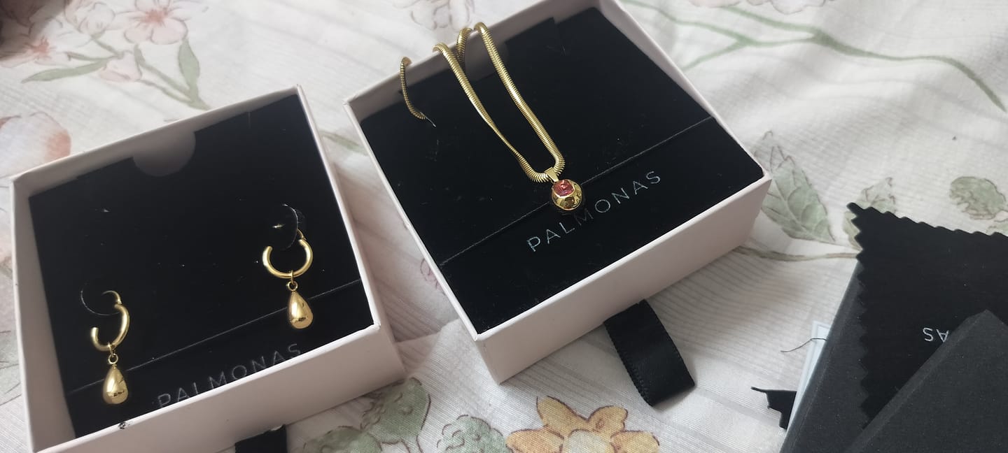 Customer photo review of Pink Gemstone Embedded Necklace